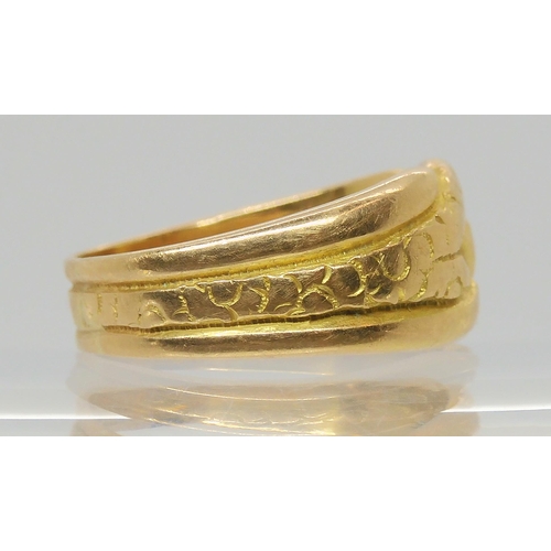 688 - A Victorian 18ct gold knot ring, size N, weight 6.1gms