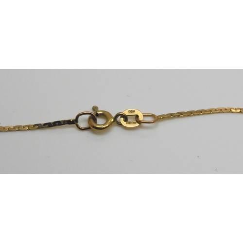 698 - A collection of 9ct gold items to include a gate bracelet, gem set pendant and chain, an (af) chain,... 