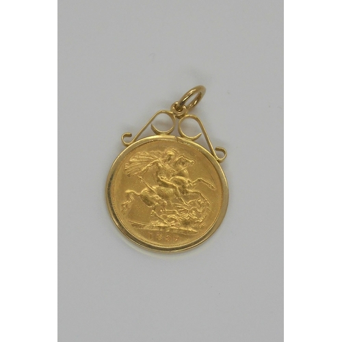 708 - A Victorian 1897 gold half sovereign in a 9ct gold pendant mount, weight 4.8gms