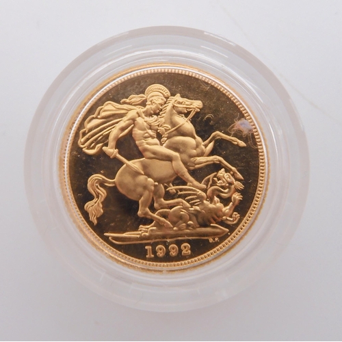 471 - A 1992 gold sovereign in presentation case, certificate number 1468