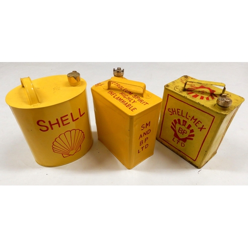 553 - AUTOMOBILIA A SHELL-MEX & BP LTD yellow fuel can, together with a similar SHELL & BP fuel ca... 