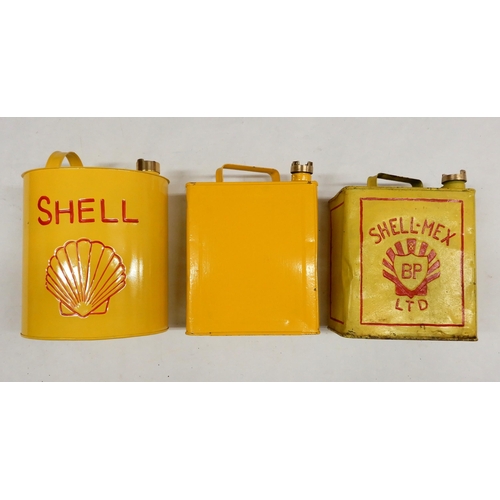 553 - AUTOMOBILIA A SHELL-MEX & BP LTD yellow fuel can, together with a similar SHELL & BP fuel ca... 