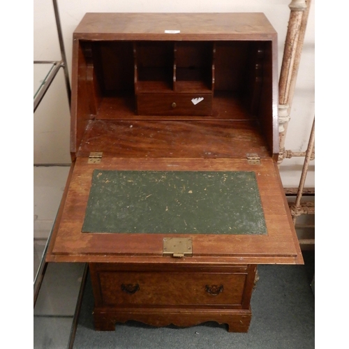 103 - An early 20th century mahogany writing bureau