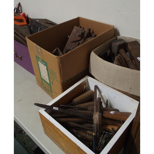 152 - A large mixed lot of assorted tools to include chisels, moulding planes etc