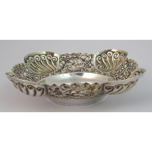 152 - A silver nut dish