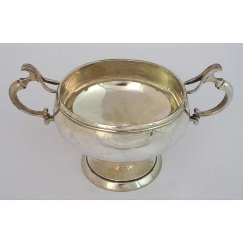 193 - A silver pedestal bowl