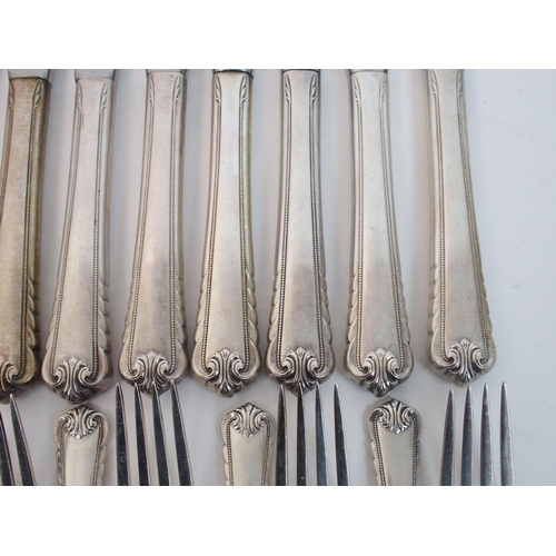 199 - A part suite of Rogers sterling silver cutlery in the Moonbeam pattern