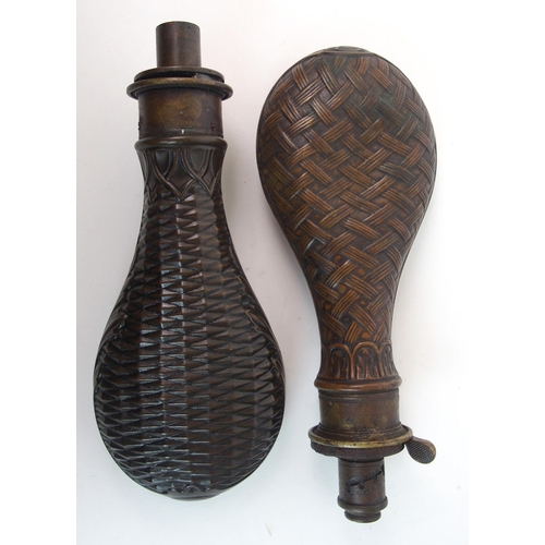 253 - A horn powder flask of crescent shape