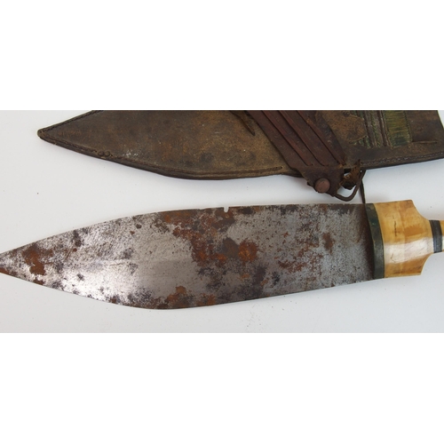 275 - An Eastern dagger with gilt metal hilt