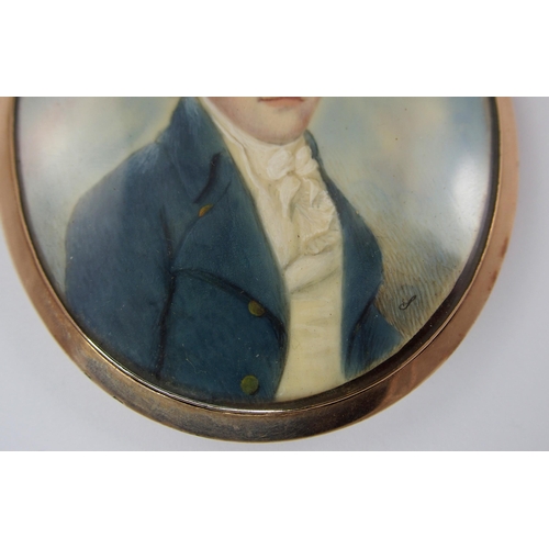 307 - An 18th Century portrait miniature of a gentleman