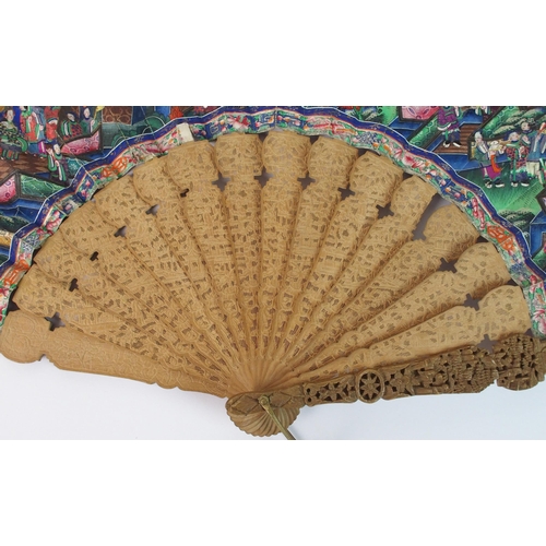 68 - A Chinese export boxwood fan