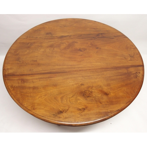 787 - A Victorian walnut circular breakfast table