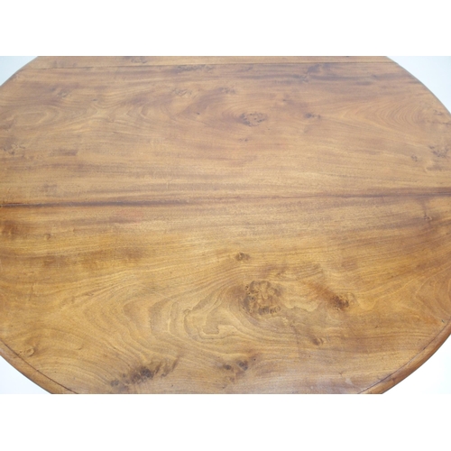 787 - A Victorian walnut circular breakfast table