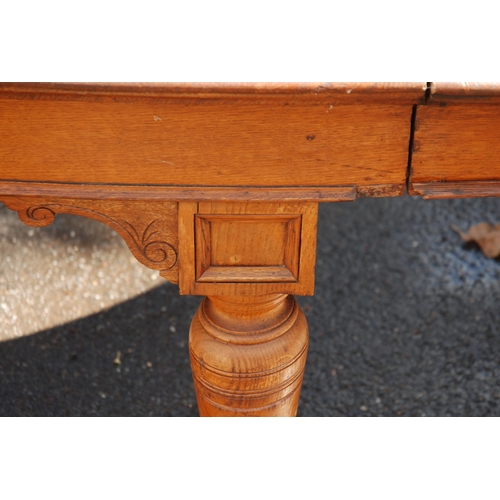 864 - A 19th Century Scottish oak municipal table