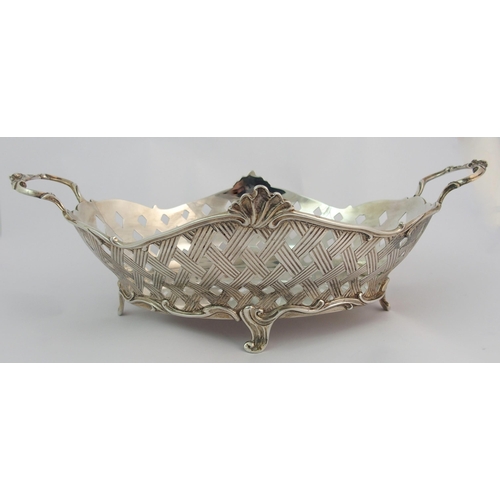 152 - An Edwardian silver basket