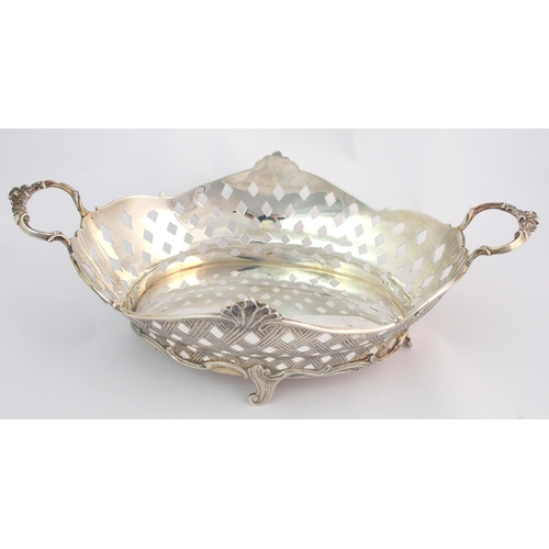 152 - An Edwardian silver basket