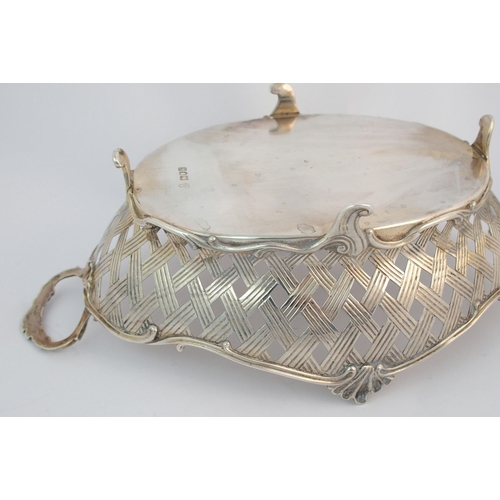 152 - An Edwardian silver basket