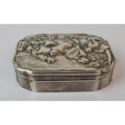 197 - A Continental (probably Dutch) silver snuff box