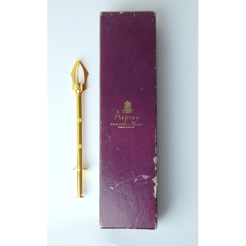 300 - A set of Asprey yellow-metal ice tongs