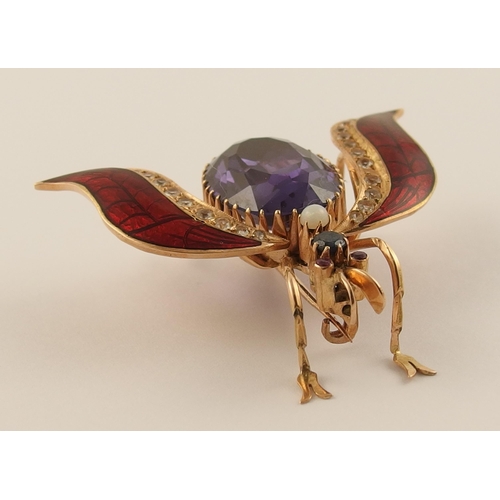 554 - A large 14ct gold bug brooch