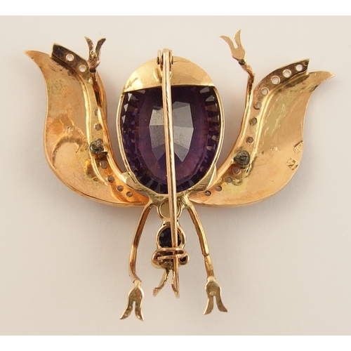 554 - A large 14ct gold bug brooch