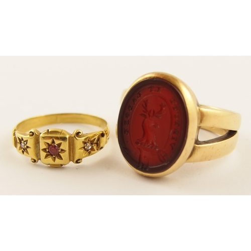 559 - An 18ct gold Glasgow hallmarked intaglio ring