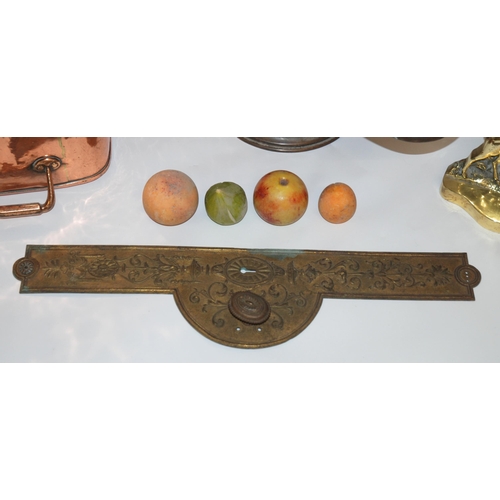 774 - An early 19th Century brass coal hod