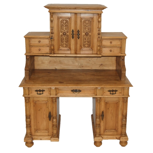 821 - A Continental pine desk