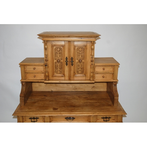 821 - A Continental pine desk