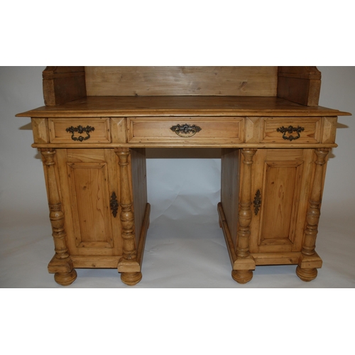 821 - A Continental pine desk