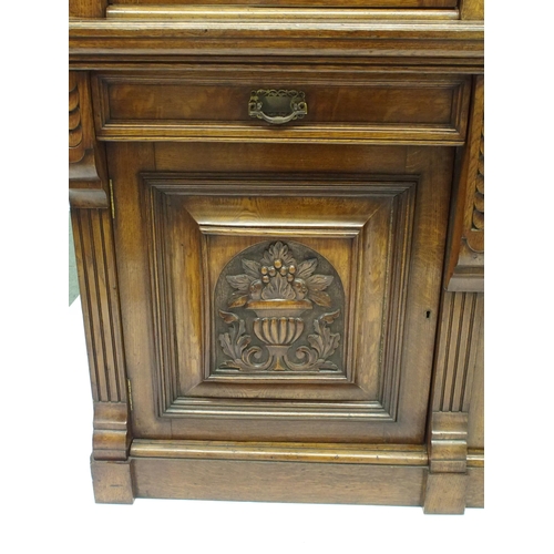 839 - A Victorian oak bookcase