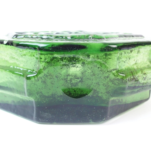 190 - A Whitefriars green glass banjo vase