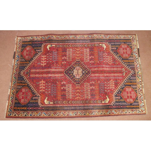 312 - A Shiraz rug