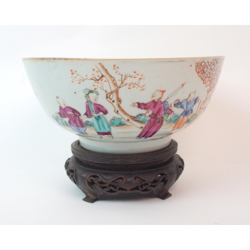 70 - A Chinese export famille rose bowl