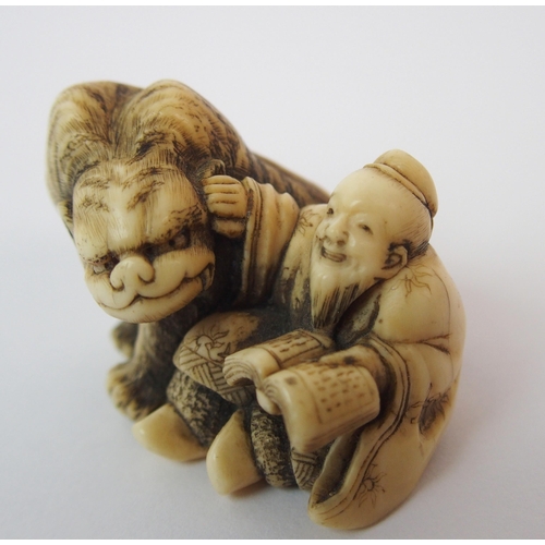 79 - A Japanese ivory netsuke