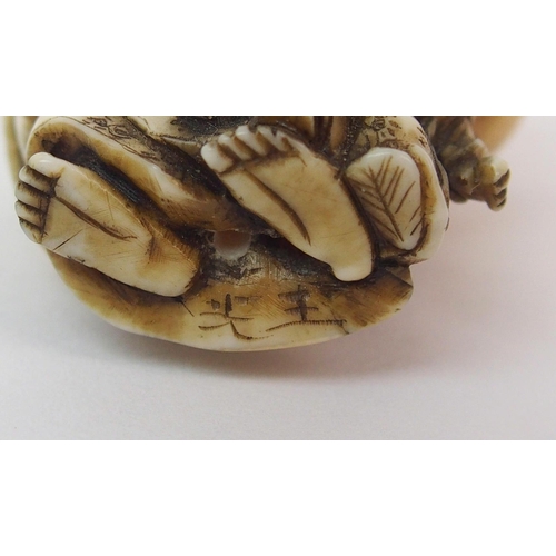 80 - A Japanese ivory netsuke