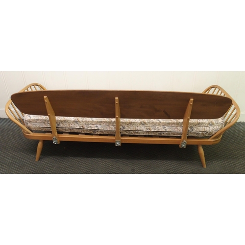 1000 - An Ercol daybed