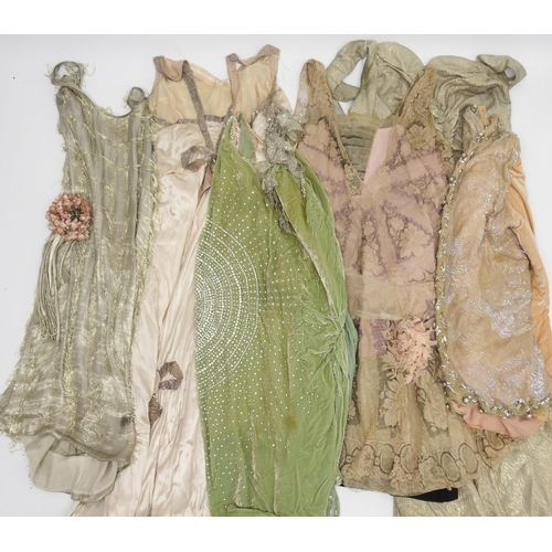 361 - A COLLECTION OF VINTAGE LADIES CLOTHING