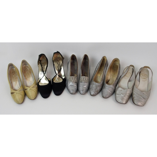 361 - A COLLECTION OF VINTAGE LADIES CLOTHING