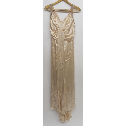 361 - A COLLECTION OF VINTAGE LADIES CLOTHING