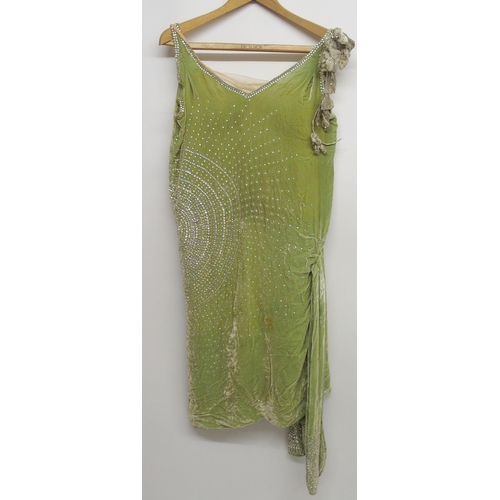 361 - A COLLECTION OF VINTAGE LADIES CLOTHING