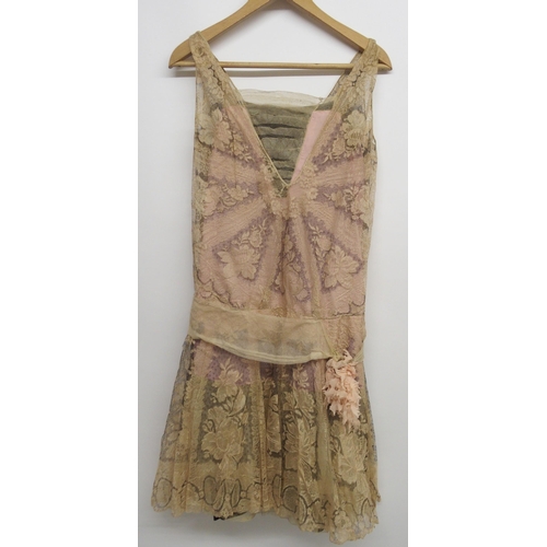 361 - A COLLECTION OF VINTAGE LADIES CLOTHING