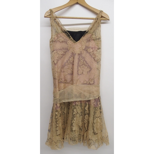361 - A COLLECTION OF VINTAGE LADIES CLOTHING