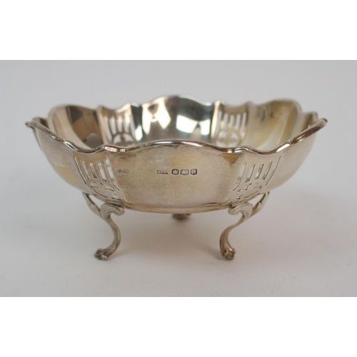 282 - A silver dish