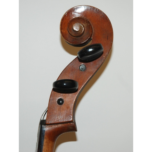 390 - An early two-piece back cello