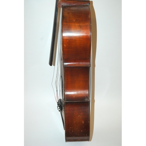 390 - An early two-piece back cello