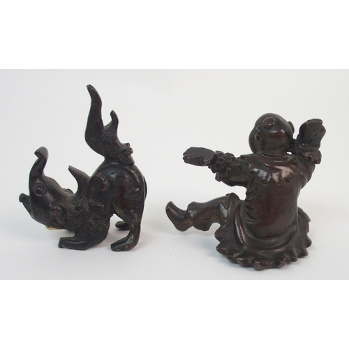 66 - A pair of Chinese bronze vases