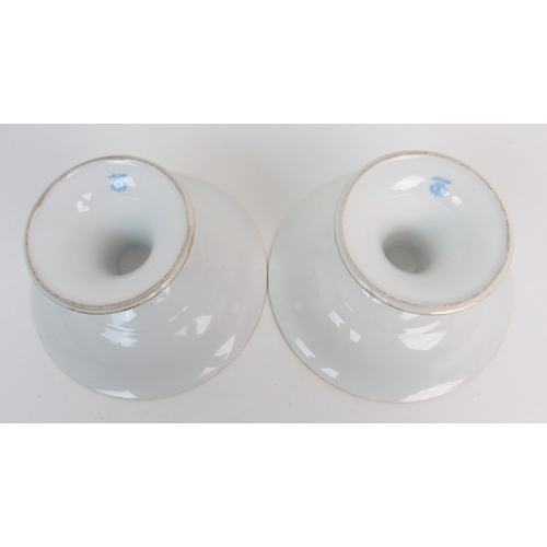 664 - A Noritake dessert service