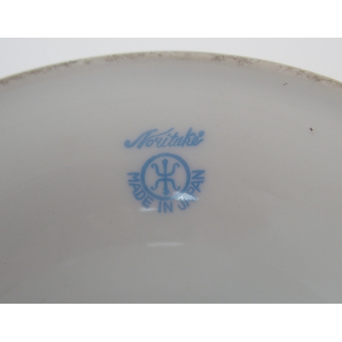 664 - A Noritake dessert service