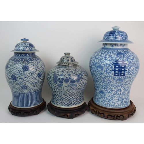 71 - A Chinese blue and white tea jar